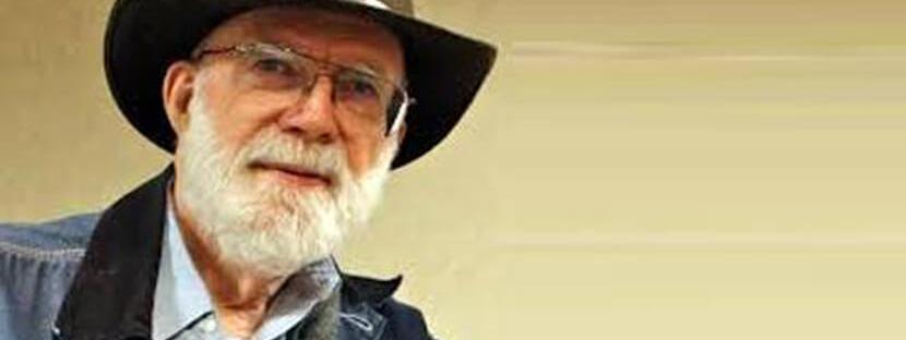 Portrait de mickael harner, fondateur de la Foundation for shamanics studies (FSS) illustrant un article sur le renouveau des pratiques chamaniques au tambour